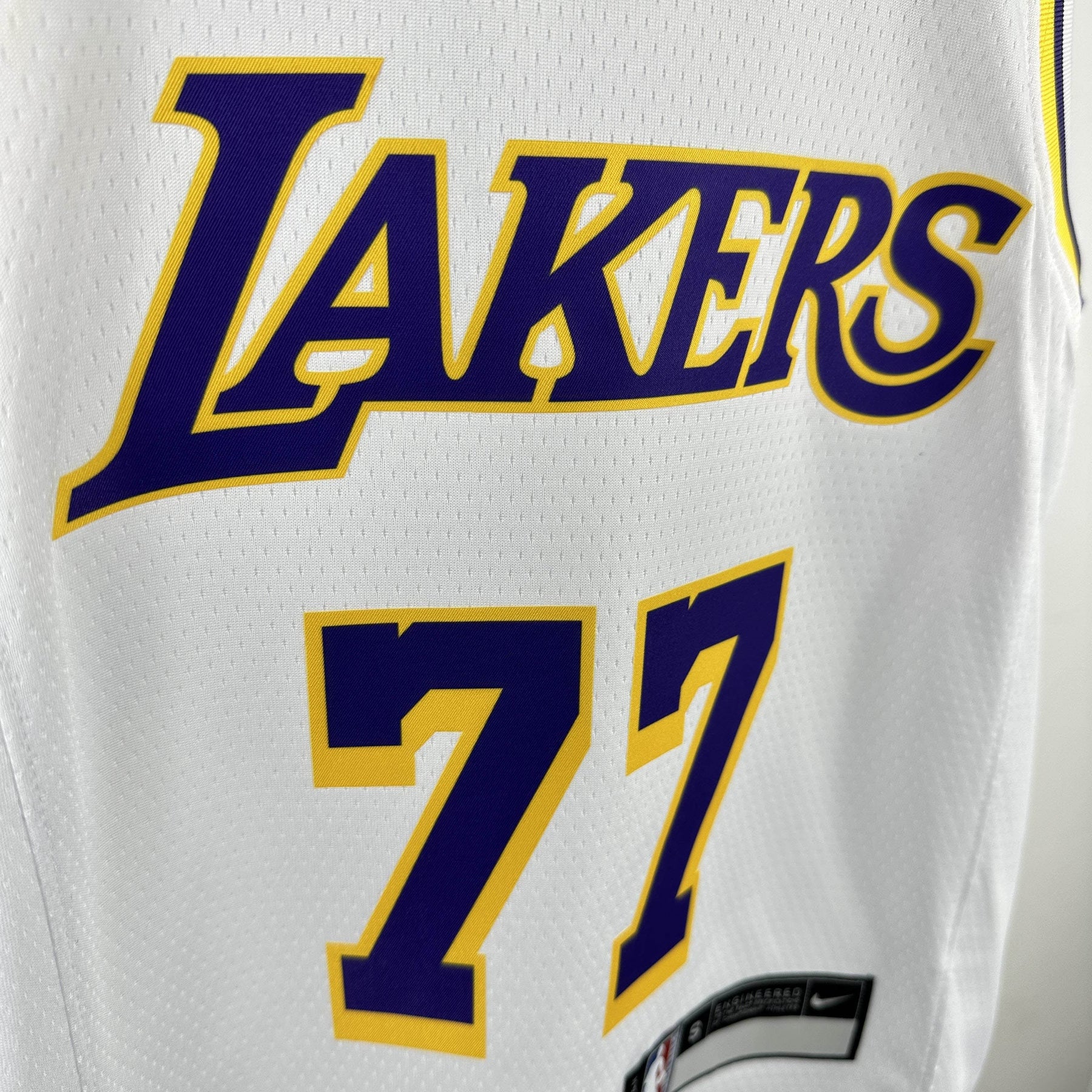 Regata Infantil Los Angeles Lakers Luka Doncic Branca