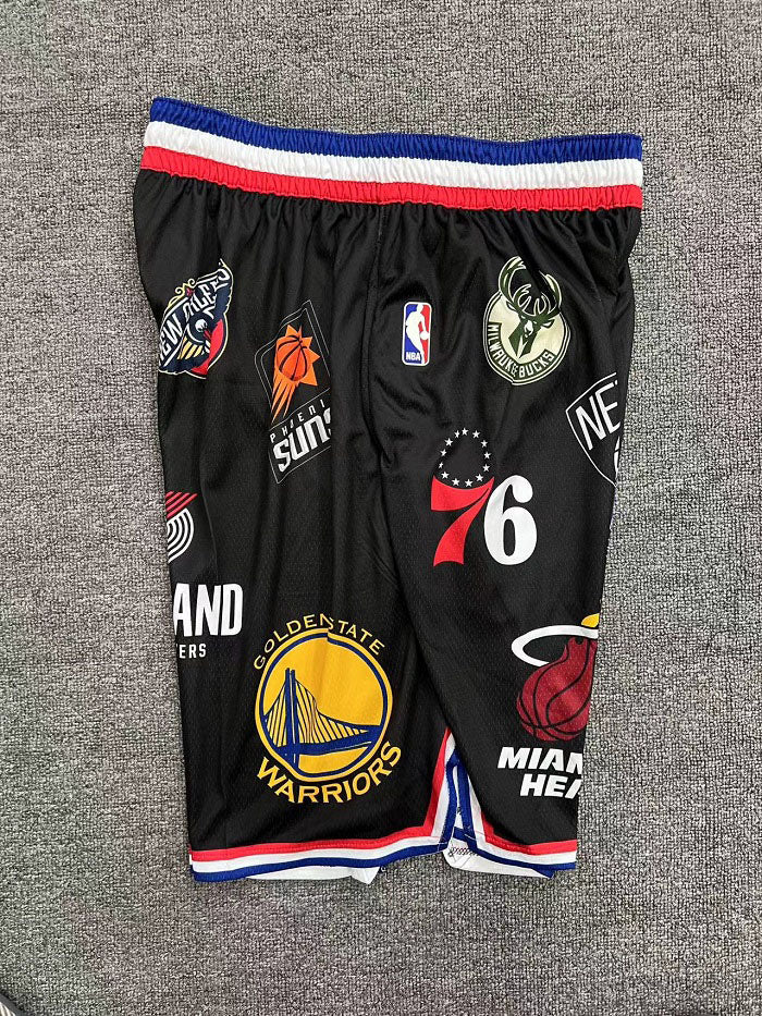 Short x Supreme Preto
