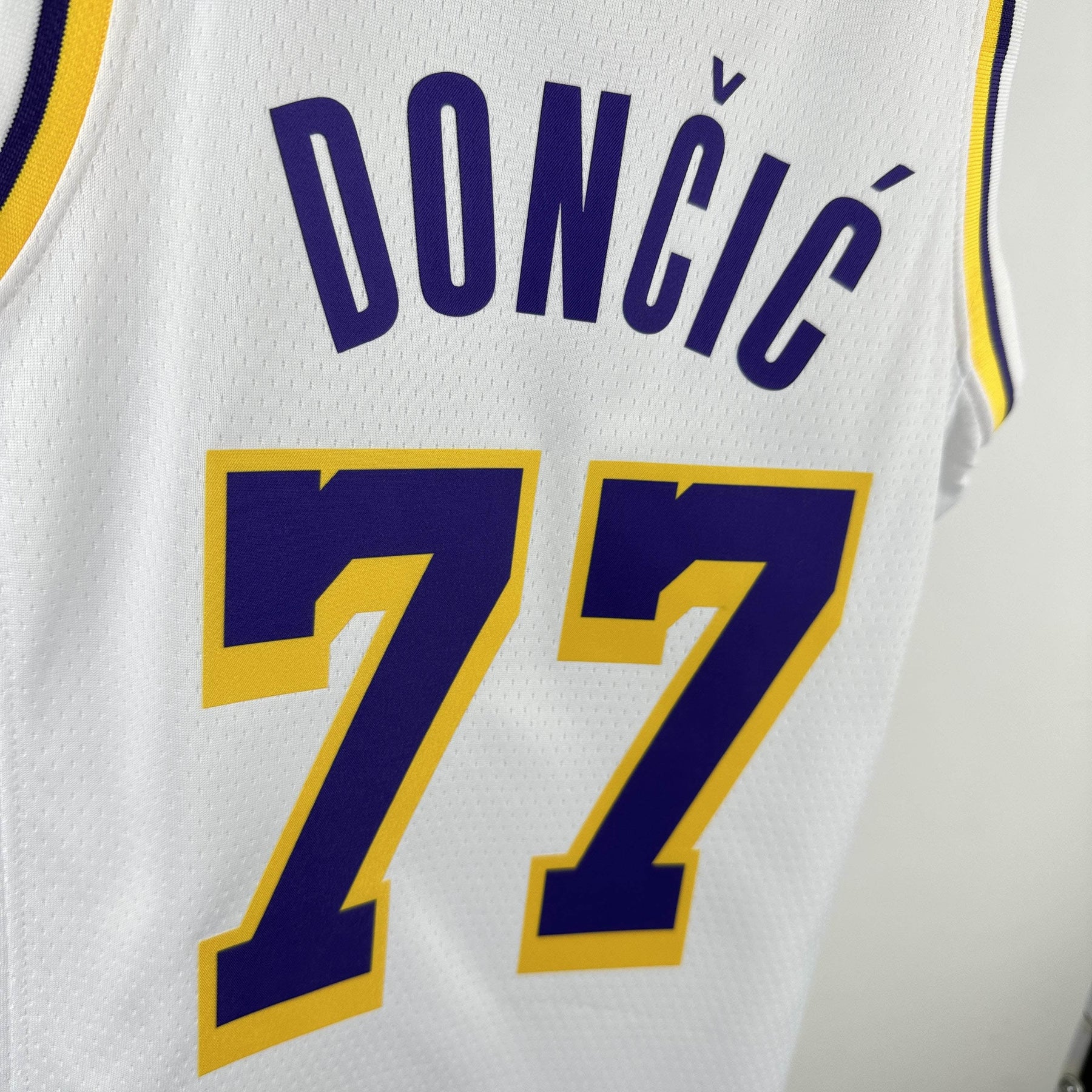Regata Infantil Los Angeles Lakers Luka Doncic Branca
