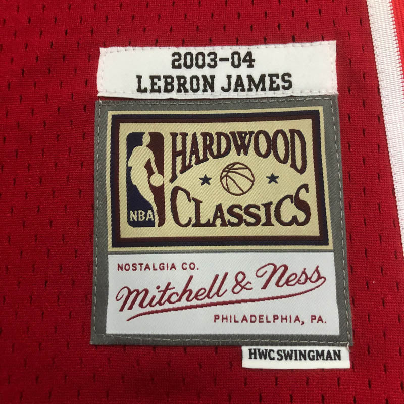 Regata Cleveland Cavaliers Retrô Mitchell & Ness 2003/2004 LeBron James