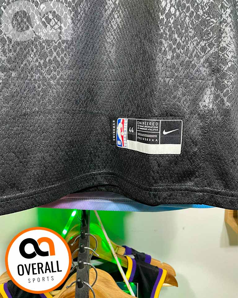 Regata Los Angeles Lakers Black Mamba Kobe Bryant 8 Preta