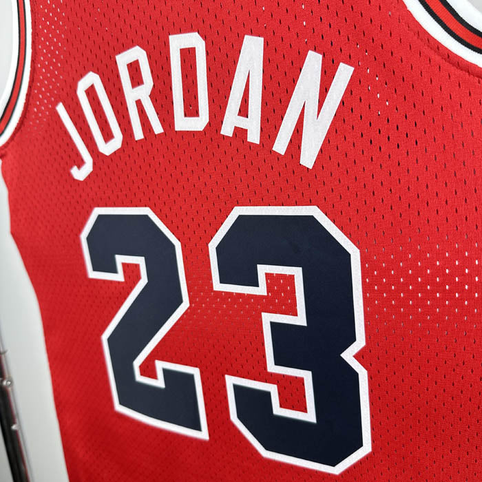 Regata Chicago Bulls Retrô Mitchell & Ness 1984/1985 Michael Jordan Vermelha