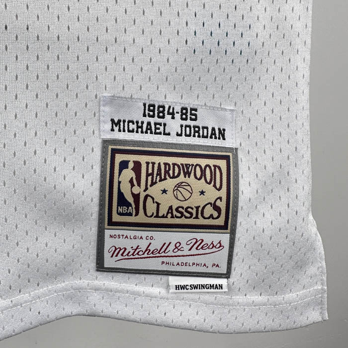 Regata Chicago Bulls Retrô Mitchell & Ness 1984/1985 Michael Jordan Branca