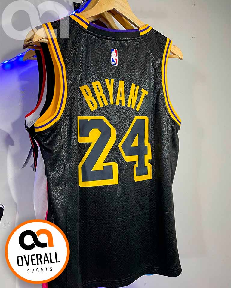 Regata  Los Angeles Lakers Black Mamba Kobe Bryant 24 Preta
