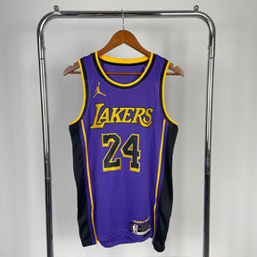 Regata  Los Angeles Lakers Statement Edition Kobe Bryant 24 Roxa