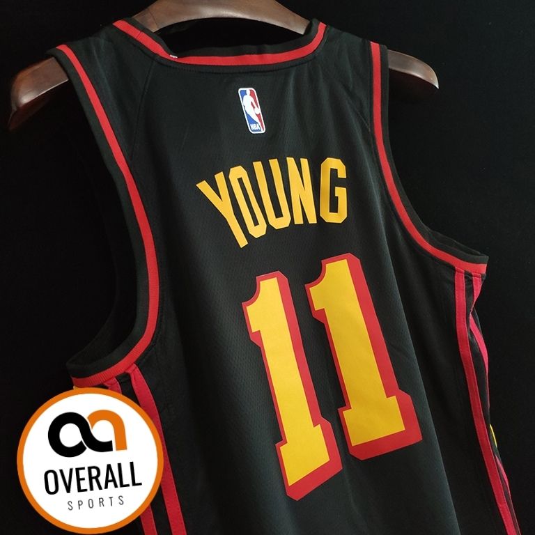 Regata  Atlanta Hawks Statement Edition Trae Young Preta