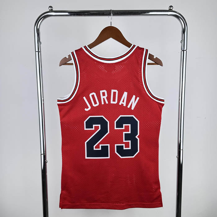 Regata Chicago Bulls Retrô Mitchell & Ness 1984/1985 Michael Jordan Vermelha