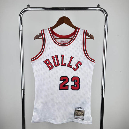 Regata Chicago Bulls Retrô Mitchell & Ness 1984/1985 Michael Jordan Branca