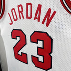Regata Chicago Bulls Retrô Mitchell & Ness 1984/1985 Michael Jordan Branca