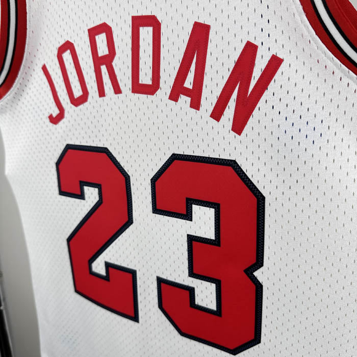 Regata Chicago Bulls Retrô Mitchell & Ness 1984/1985 Michael Jordan Branca
