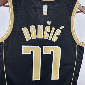Regata  Dallas Mavericks Select Series 24/25 Luka Doncic