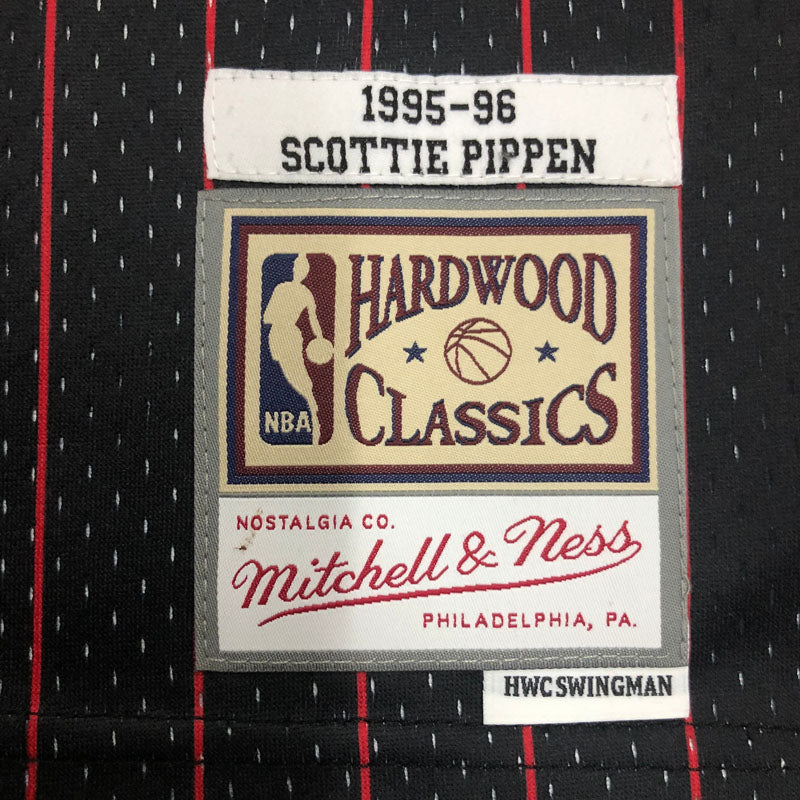 Regata Chicago Bulls Retrô Mitchell & Ness 1995/1996 Scottie Pippen Preta