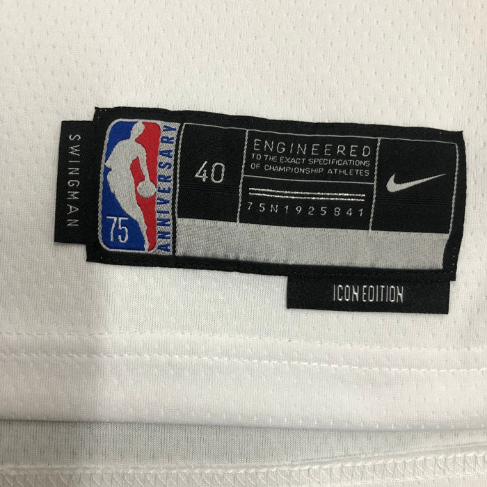 Regata  Los Angeles Lakers Edição 75 anos LeBron James 23 Branca