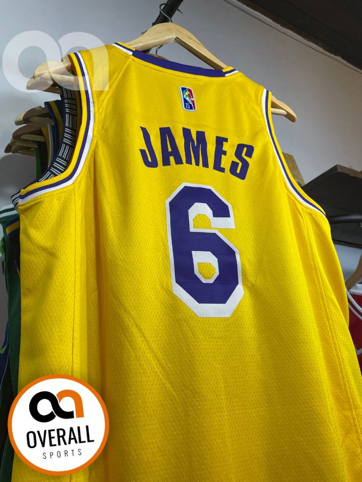 Regata  Los Angeles Lakers Edição Diamante 75 anos 21/22 Lebron James 6 Amarela