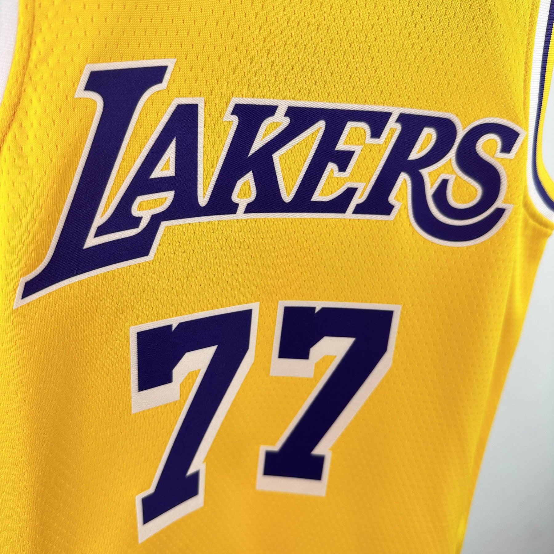 Regata Infantil  Los Angeles Lakers Luka Doncic Amarela