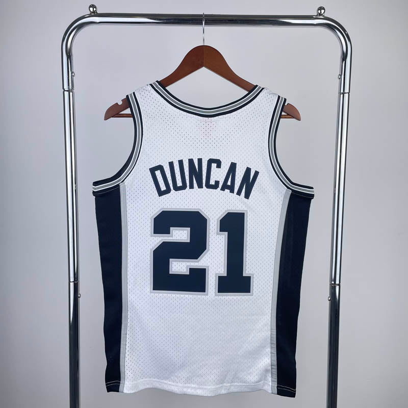 Regata San Antonio Spurs Retrô Mitchell & Ness 1998/99 Tim Duncan Branca
