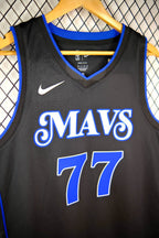 Regata  Dallas Mavericks City Edition 23/24 Luka Doncic Preta