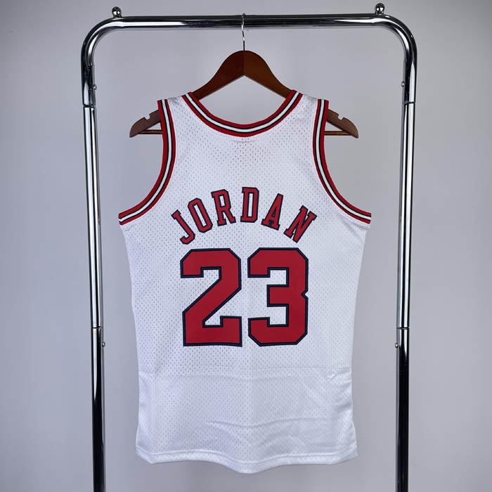 Regata Chicago Bulls Retrô Mitchell & Ness 1997/1998 Michael Jordan Branca