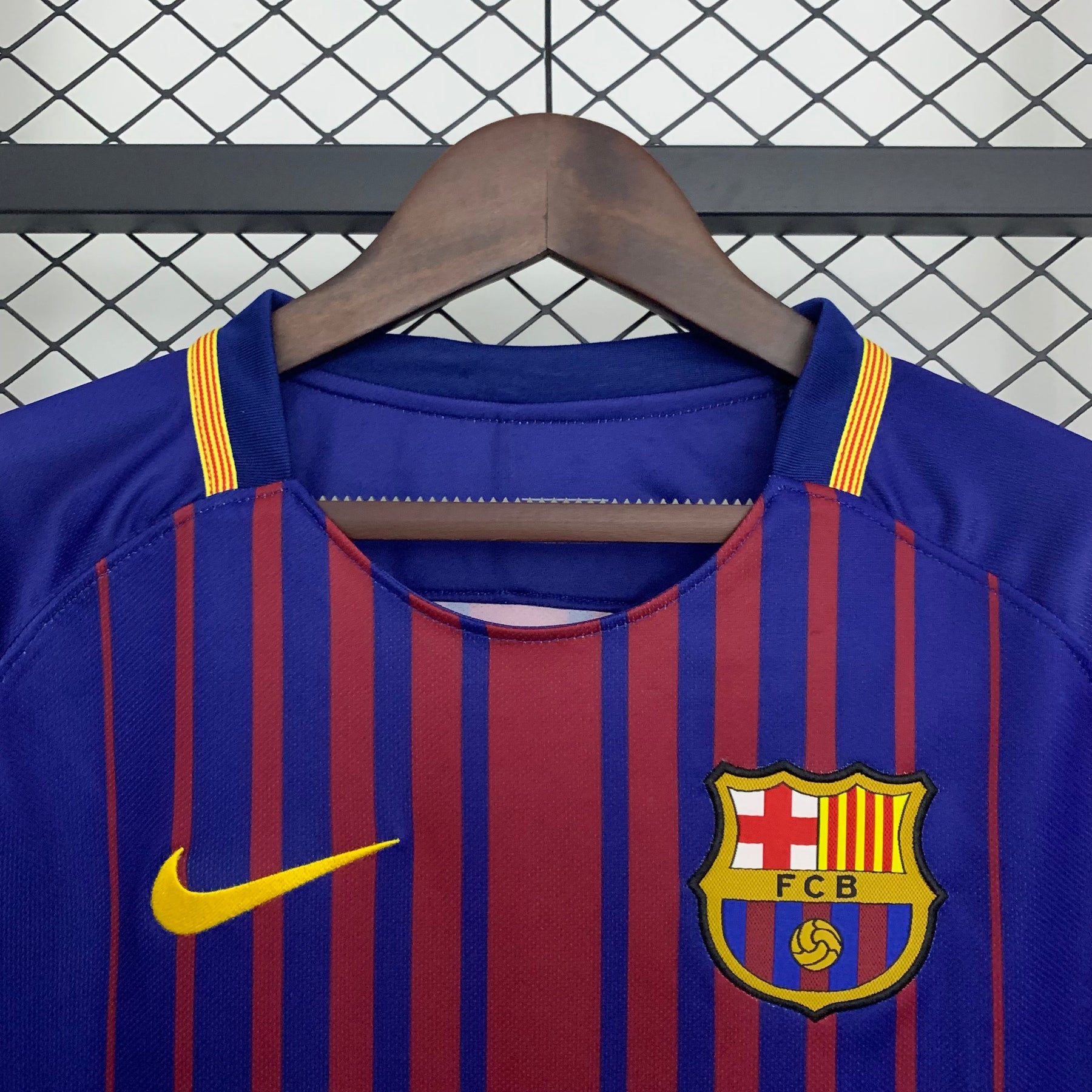 Camisa Barcelona I 17/18 Retrô Manga Longa Vermelha/Azul