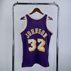 Regata Lakers Retrô Mitchell & Ness 1984/1985 Magic Johnson Roxa