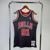Regata Chicago Bulls Retrô Mitchell & Ness 1995/1996 Dennis Rodman Preta