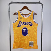 Regata Los Angeles Lakers x Bape Mitchell & Ness Amarela
