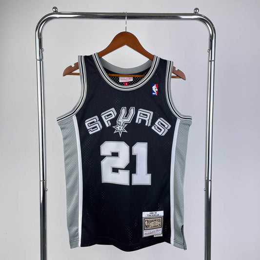 Regata San Antonio Spurs Retrô Mitchell & Ness 1998/99 Tim Duncan Preta