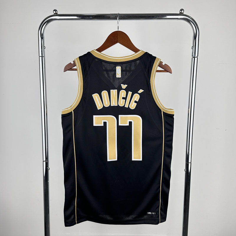 Regata  Dallas Mavericks Select Series 24/25 Luka Doncic