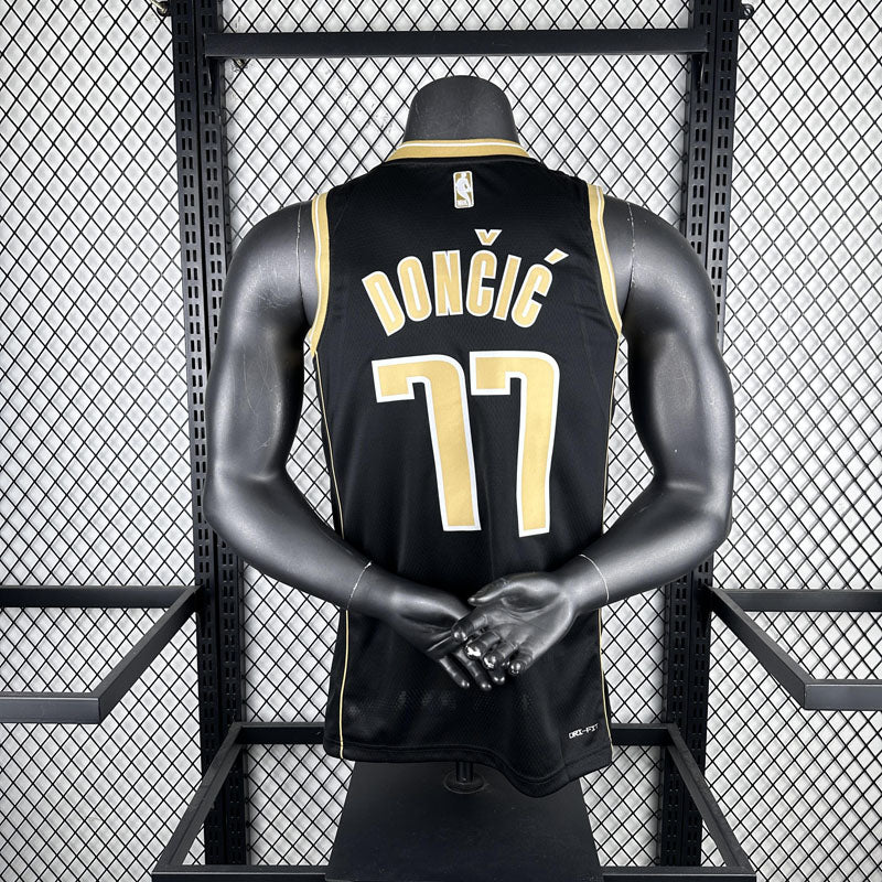 Regata  Dallas Mavericks Select Series 24/25 Luka Doncic