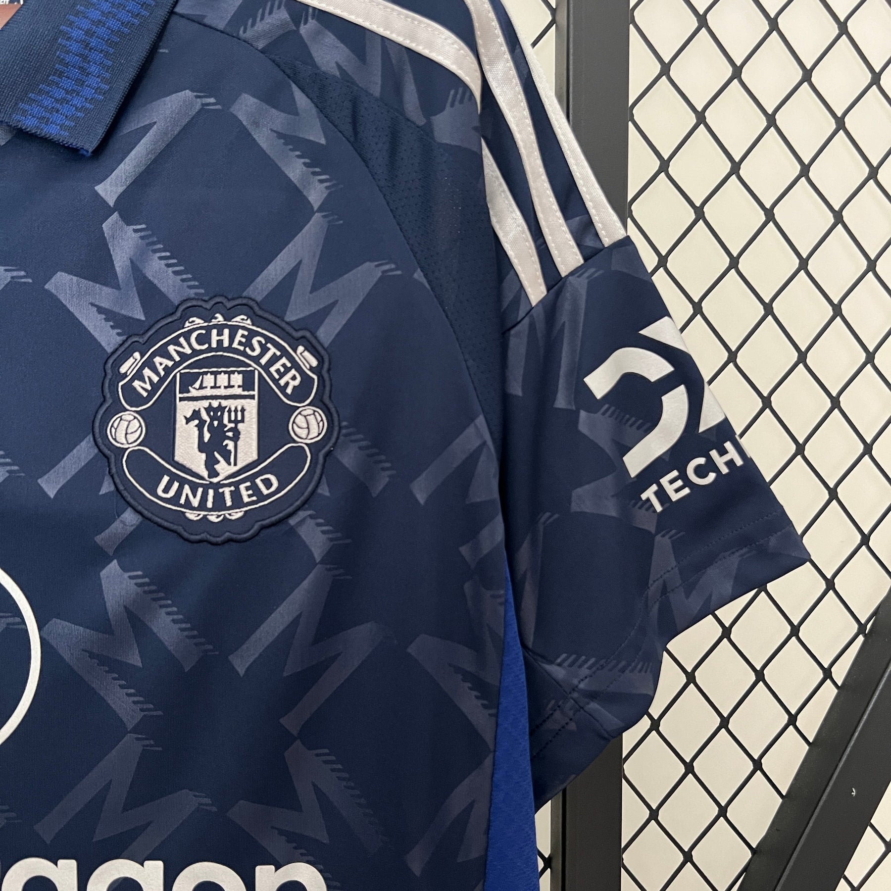 Camisa Manchester United II 24/25 Azul
