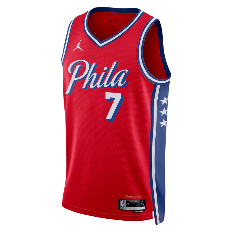 Regata Philadelphia 76ers Statement Edition 26/27 Jaylen Brown Vermelha