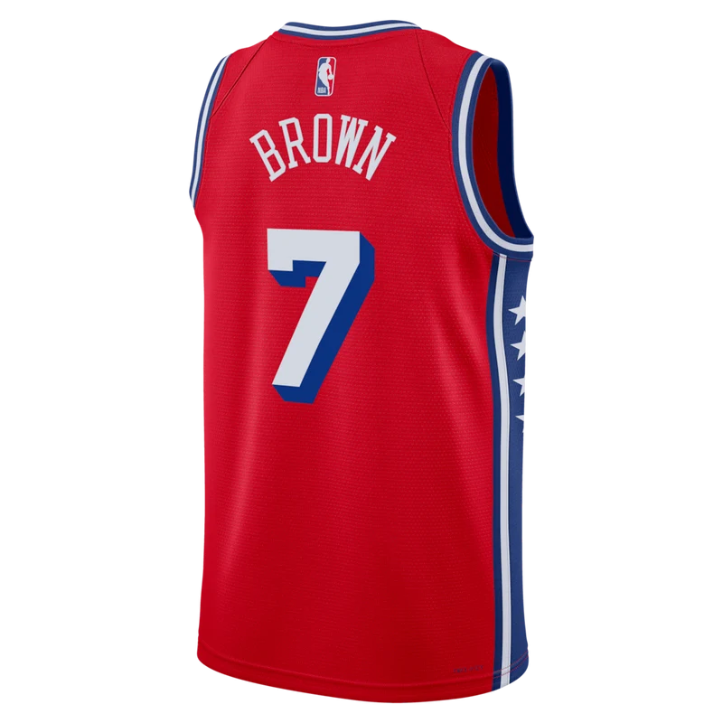 Regata Philadelphia 76ers Statement Edition 26/27 Jaylen Brown Vermelha