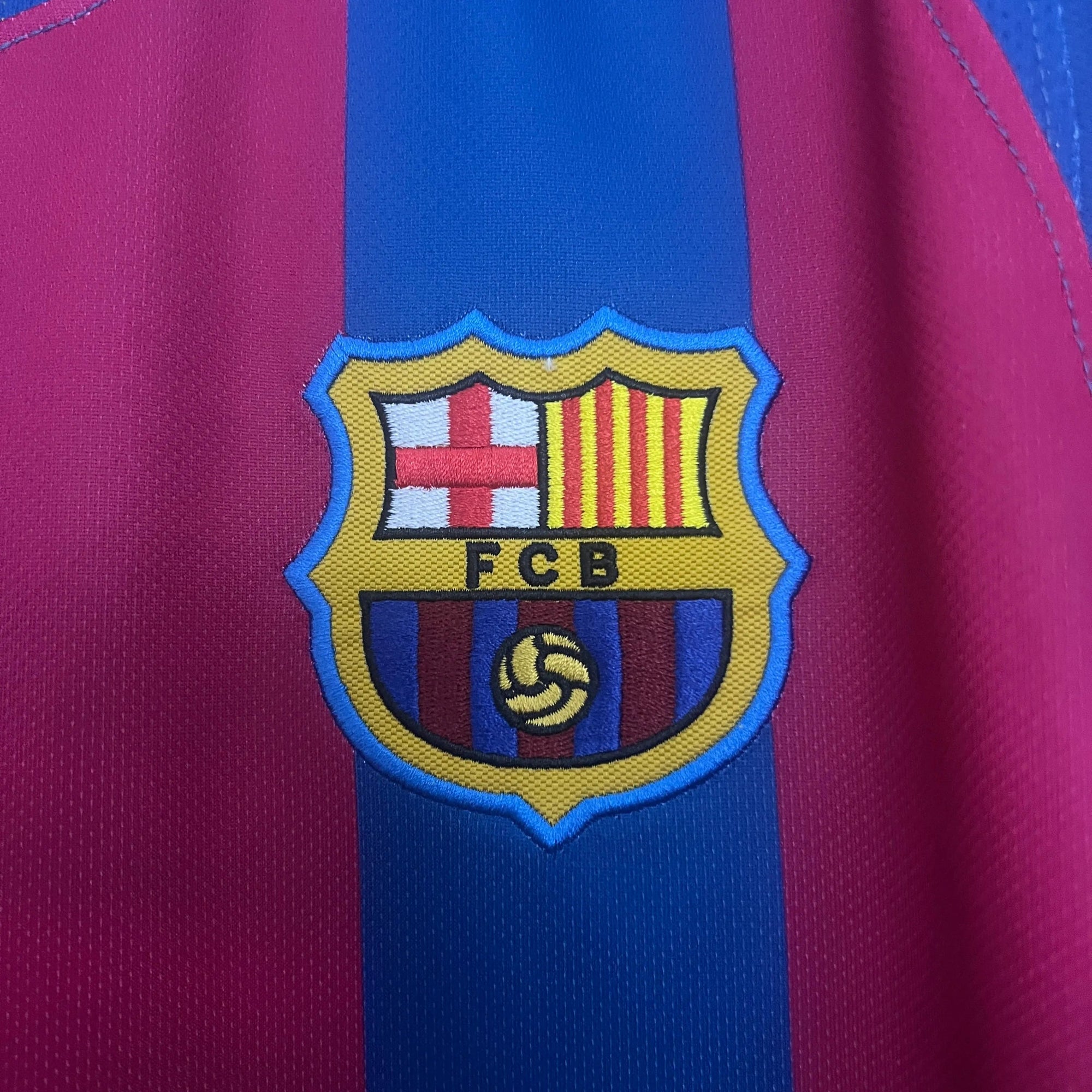 Camisa Barcelona I 2005-2006 Retrô Vermelha/Azul