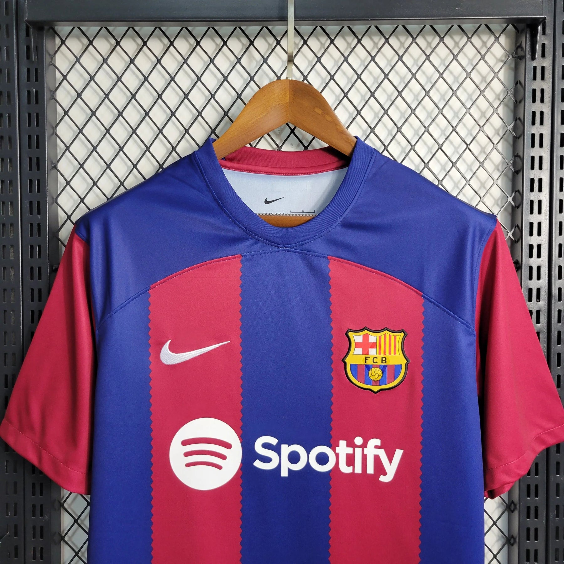 Camisa Barcelona I 23/24 Vermelha e Azul Masculina