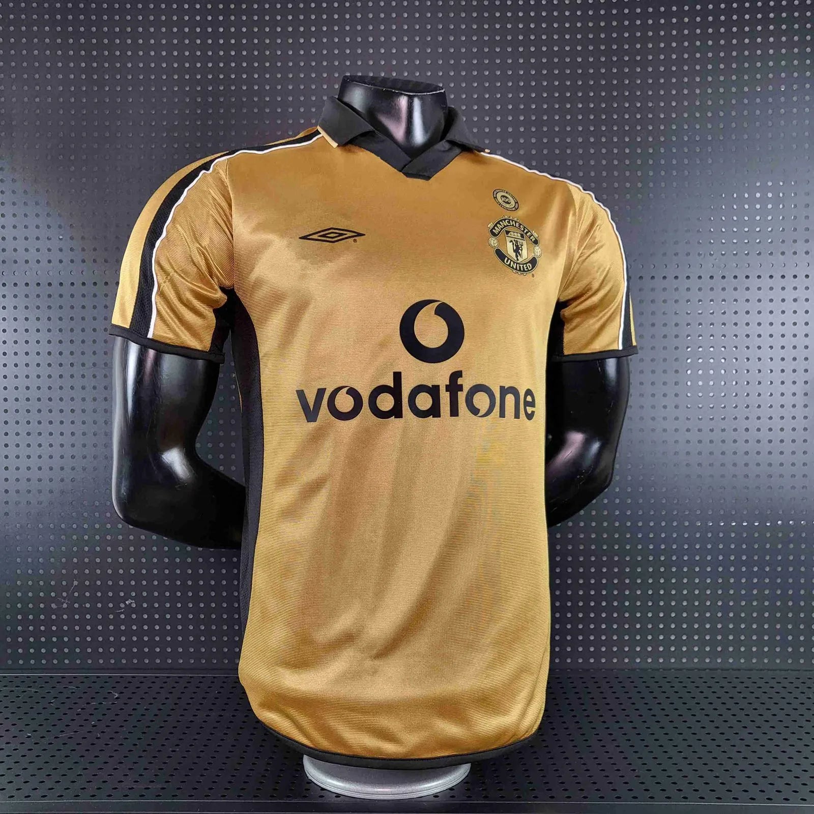 Camisa Manchester United Dupla Face 100 Anos Retrô 2001/2002 Branca / Dourada Masculina