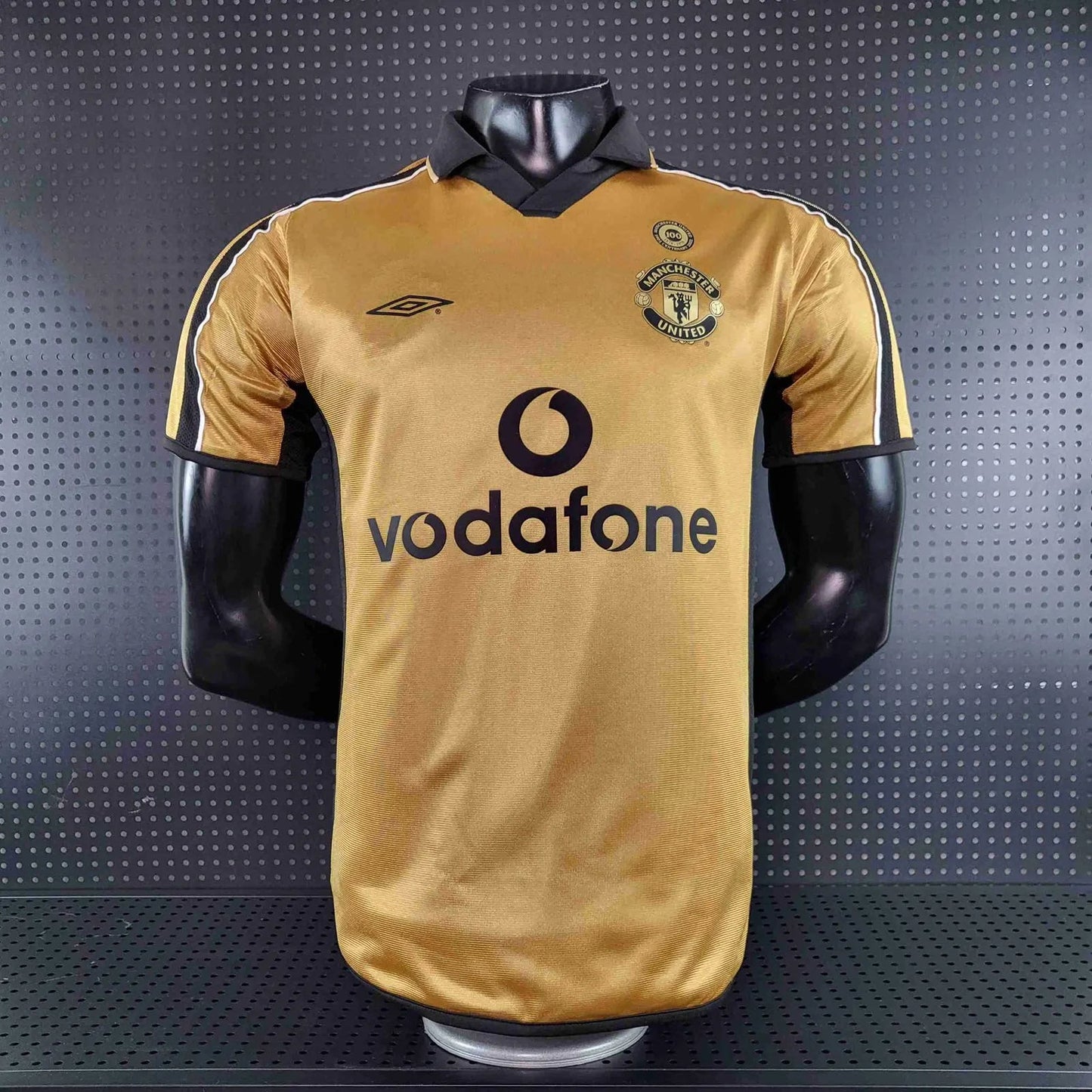 Camisa Manchester United Dupla Face 100 Anos Retrô 2001/2002 Branca / Dourada Masculina