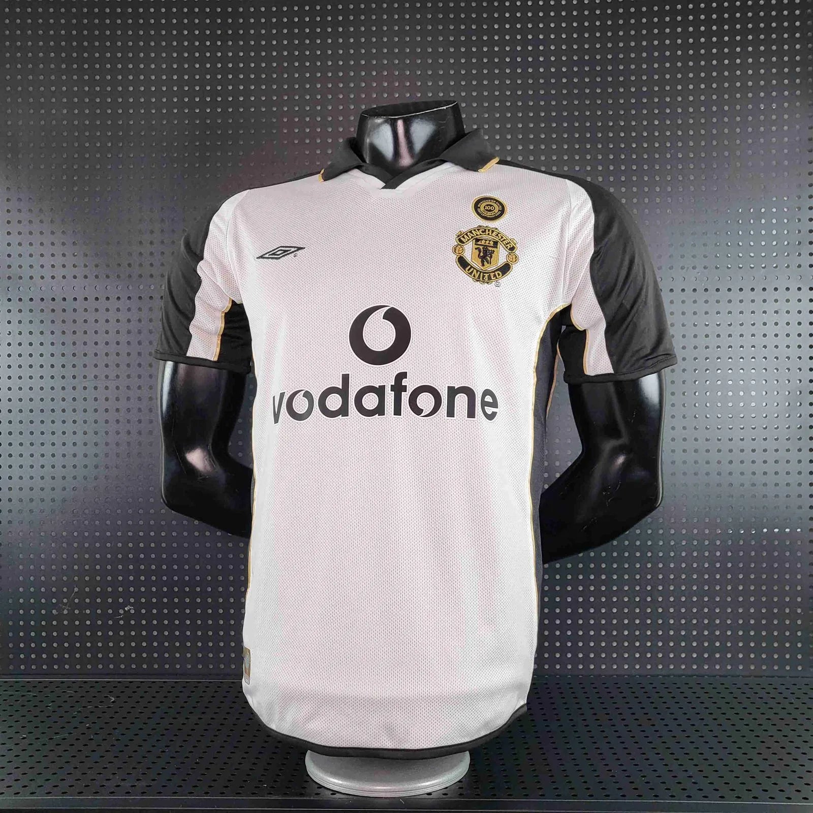 Camisa Manchester United Dupla Face 100 Anos Retrô 2001/2002 Branca / Dourada Masculina